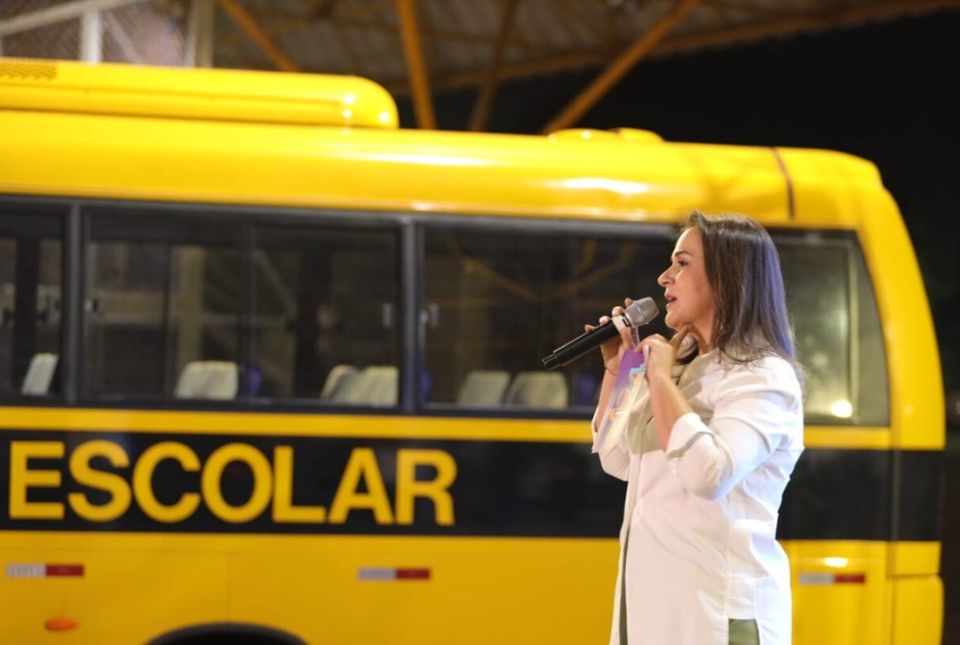 Adriane Lopes Anuncia Pacote De R Milh Es E Escolas Ter O Ar